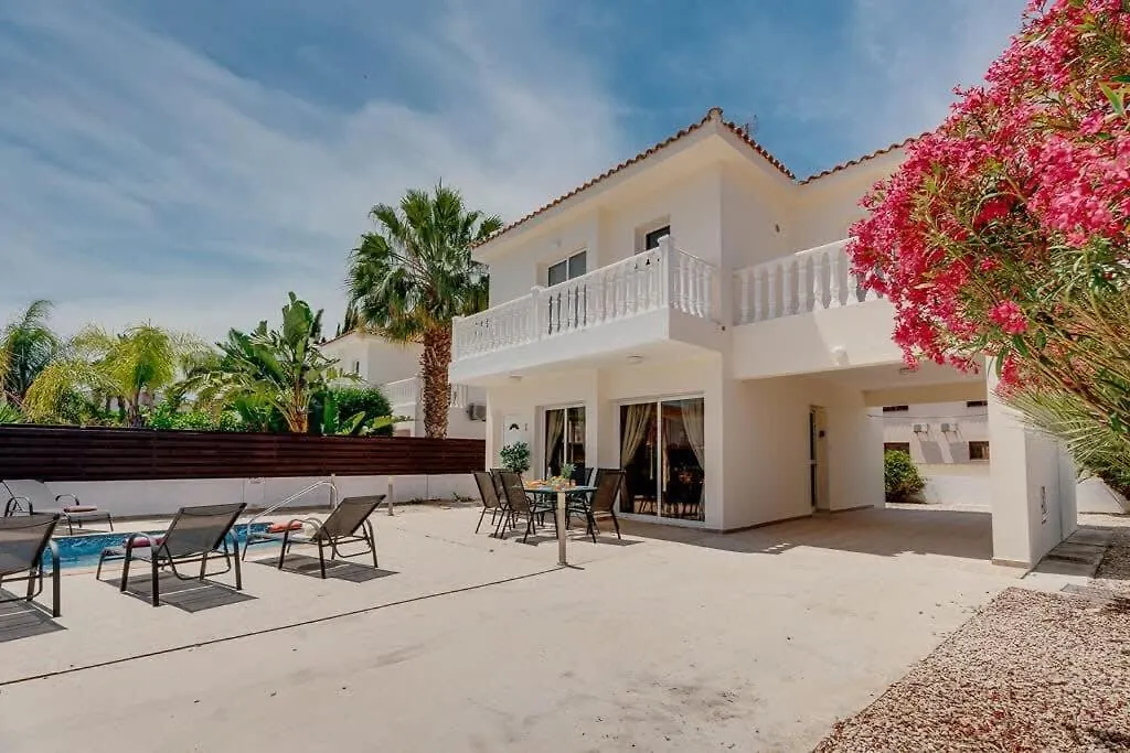 Villa Croeso Aya Napa Kıbrıs